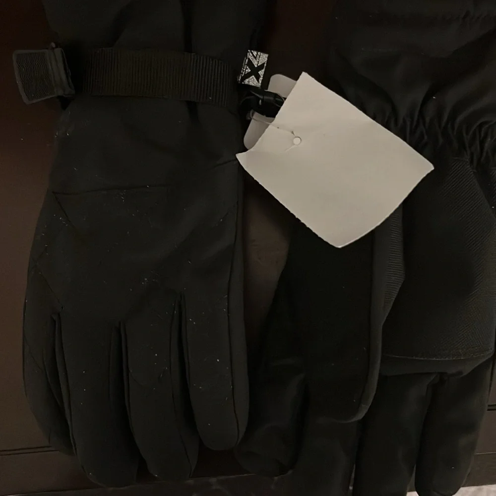 Brand new girl insulated winter gloves